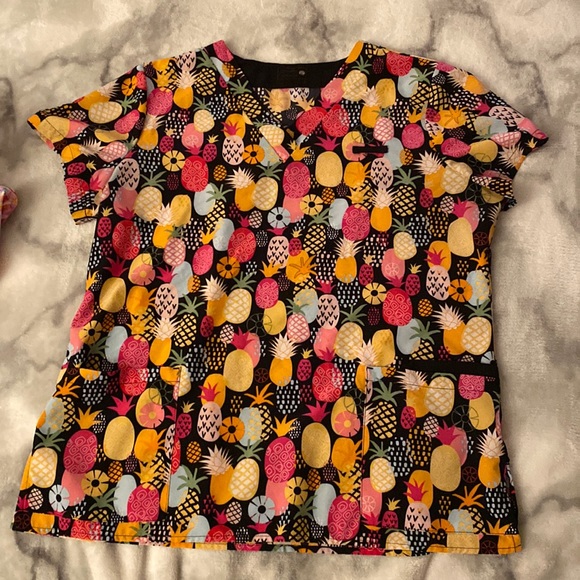 Tops - Like new! Pineapple women’s scrub top size medium